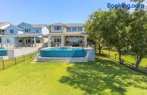 Luxury Lake LBJ House with Heated Swimming Pool and Spill Over Hot Tub and 2 Boat Slips - Image 3