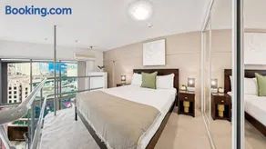 SX504 - Loftstyle One Bedroom in the Heart of CBD - Image 3