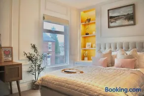 Cosy Renovated House in Warrington - Image 4