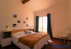 La Villa Tara 4 chambres piscine privée vue panoramique sur les collines de Grimaud - Image 3