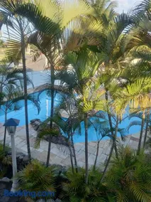 Sobrado Estiloso com Piscina à 300 m da Praia - Image 5