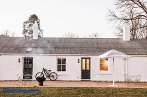 The Quarters - A Peaceful Escape on Historic Farm - Image 1