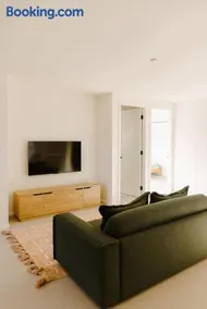 Wamberal Oasis - Pool, Sauna and Family Retreat - Image 2