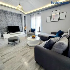 Luxury Garden Penthouse *MK* - Image 3