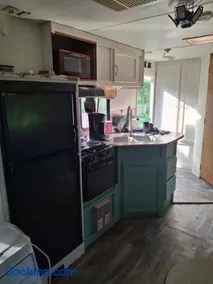 Private Cozy Camper - Image 2