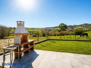 Casa moderna con jardín y barbacoa - Image 2