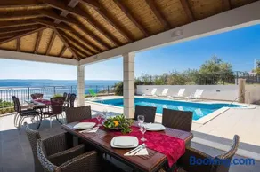 Beachfront Apartments Lara - Image 5