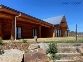 The Log House - Jindabyne - Image 4