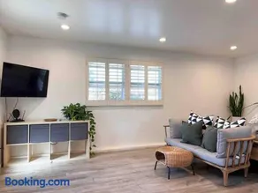 The Cozy Oasis - A Renovated and Modern Studio near LAX + SoFi + Beaches + Freeway - Image 2