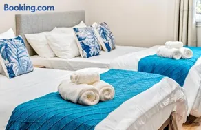 Spacious 6BR Stay + Parking + Near DTLA #TravelSGV - Image 3