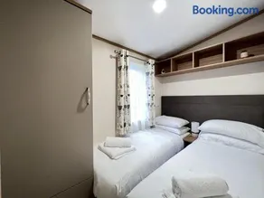 Stewarts Resort Lodge 2 - Image 3
