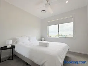 Spacious 4BR Family Retreat Rochedale Oasis - Image 4
