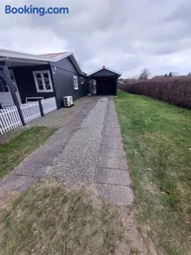 Lovely Vacation Home Near The Beach - Image 2