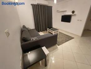 Stylish and modern apartment close to the airport - Image 4