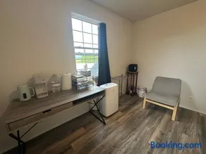 Peaceful Private Room & Bath with AC, Mountain View - Image 4