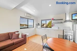 Anglesea Family Bungalow by Book Jervis Bay - Image 2