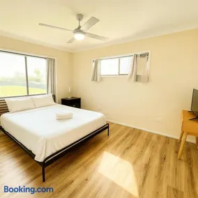 Entire independent 3 bdrm house - Image 2
