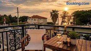 Studios Chrissi-Renovated 2026, Just 20m from the Beach - Image 4
