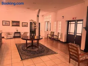 Sapphire Hotel - Image 1