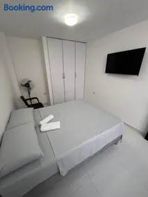Amplio apartamento, zona tranquila y cerca al parque - Image 2