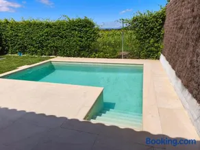 Bonita casa con jardín y piscina - Image 2