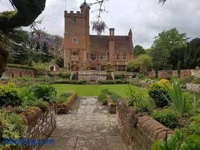 Spacious Country House Apartment - Image 2
