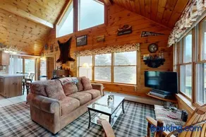 Cozy, dog-friendly waterfront cabin with large yard, porch, dock, & lake views - Image 5