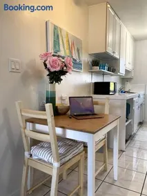 Spacious Studio close to LAX and close to beaches! - Image 3