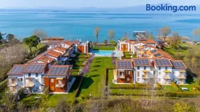 Familienfreundliches charmantes Apartment mit Pool und Terrasse | Wasserblick - Image 1