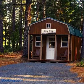 Lazy Bear Cabin 6 - Sleeps up to 4 - Image 2