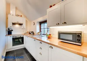 Love Cottage - Begelly - Image 1
