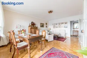 Private Room - Image 2