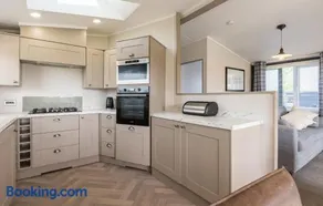 Landal Angrove - Image 5