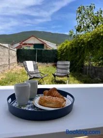 Casa rural en La Adrada con jardín - Image 3