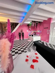 Maison 60 m2 Loveroom romantique avec jacuzzi privé à 10 min de Nancy et jardin privé - Image 2