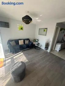 3 Bedroom House With Balcony Close To Beach - Image 4
