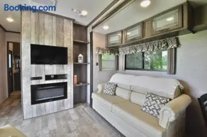 Lakeside Fire Pit • Grill • Games • Picnic Space - Image 4