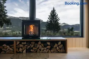 Nuit insolite haute savoie - Unik Lodges Annecy - Le Zénith - Hébergement insolite avec vue sommets, baignoire double et sauna privé - Image 4