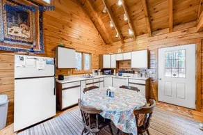 Lake View Cottage - Image 5