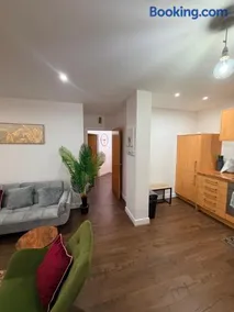 One Bed Cozy Apt In Birmingham city Centre Mailbox - Image 3