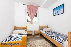Apartment Mara by EL-PI TOURS - Image 4