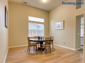 Oakley Bay Area Haven - Image 4