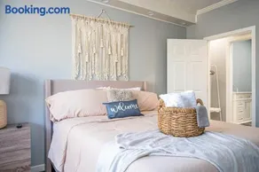 Bohemian Dream House Near Mercedes Benz Stadium - Image 2