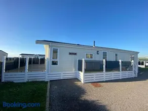Sea view 3 bedroom Lodge - Image 2