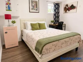 Tonon House- near Rogers Stadium, Downsview and Pearson Airport - Image 2