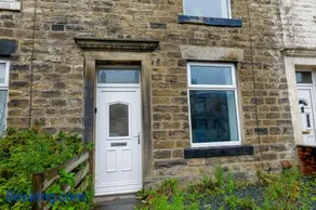 Unique 3 Bedrooms, 3 Ensuite, FREE WiFi, Private Parking - Image 3