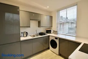 No.10 @ ShortStays Serviced apartments - Image 5