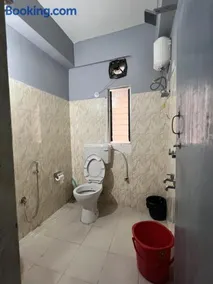 Bird's Nest Entire Apartment Fully Furnished AC Unit 3BHK - Image 4
