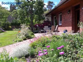 Kinderfreundliche Wohnung mit Garten, Terrasse und Grill - Image 1