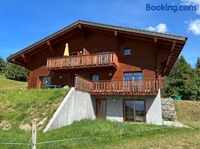 PetitChevrier - 6BR Spacious Chalet in Villars - Designed for Accessibility - Image 2